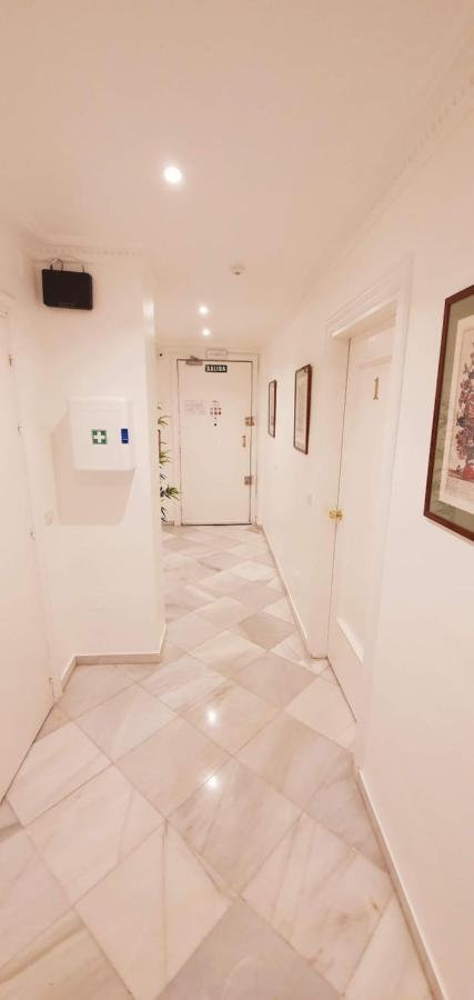 Fan Rooms Duquesa Málaga Exteriör bild